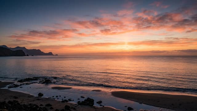 Dawn · 5–8 am clock scene
